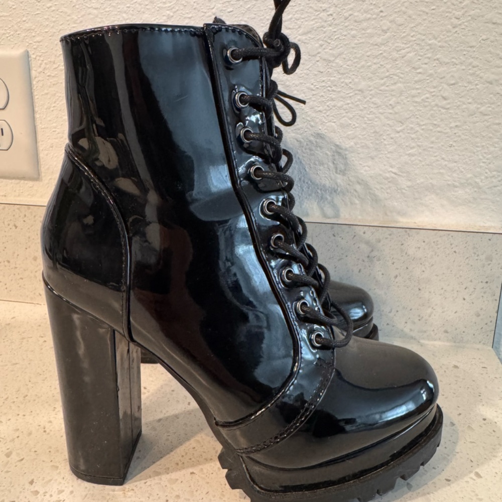 Black Leather Boots with Heels - Picture 4 of 4